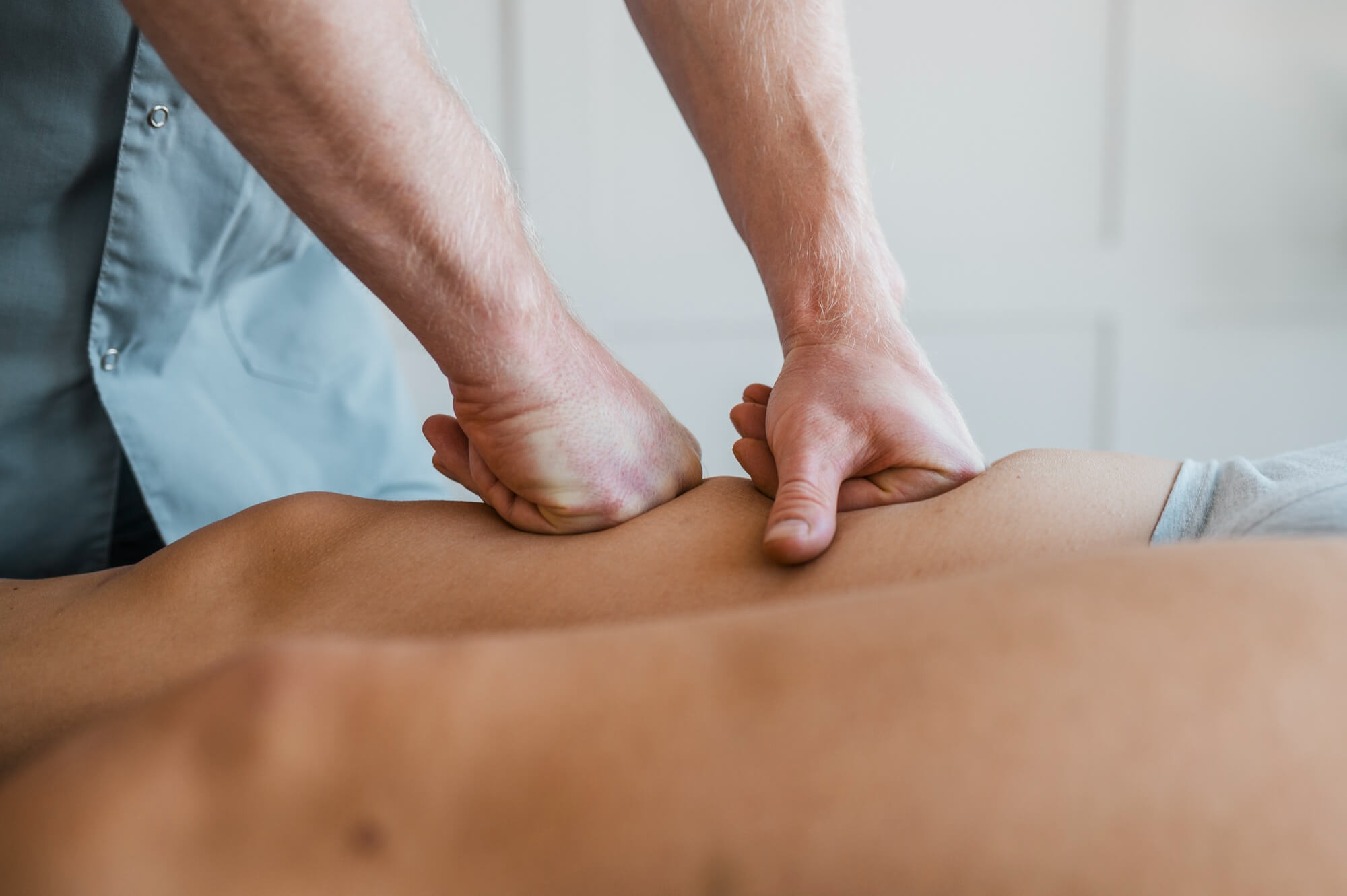 tres cabinas de fisioterapia